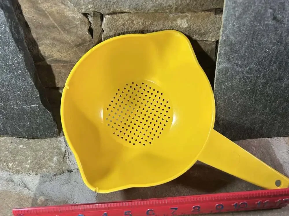 Sun Gold Tupperware Yellow strainer with handle READ